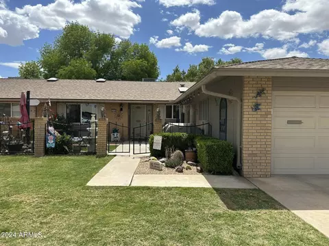 10406 W El Capitan Cir, Sun City, AZ 85351