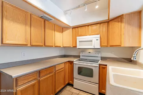 Kitchen - 2157 E Minton Dr, Tempe, AZ 85282 photo 3 of 3