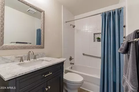 Bath - 849 E Vaughn Ave, Gilbert, AZ 85234 photo 4 of 4