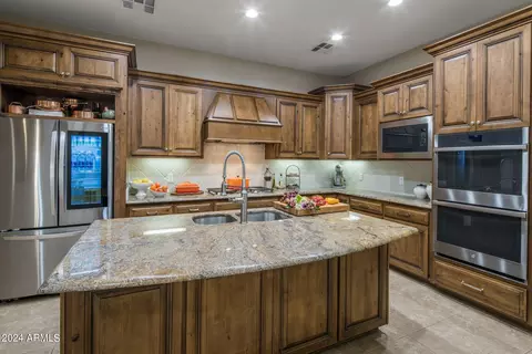 Kitchen - 5131 N 34th Way, Phoenix, AZ 85018 photo 2 of 5