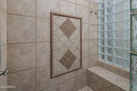 Bath - 5131 N 34th Way, Phoenix, AZ 85018 photo 4 of 9