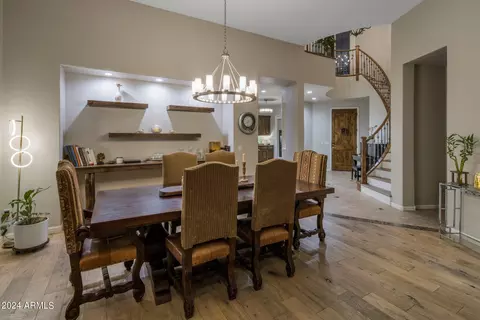Dining - 5131 N 34th Way, Phoenix, AZ 85018 photo 2 of 3