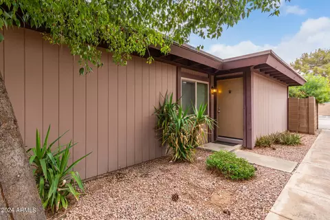 911 S Casitas Dr #B, Tempe, AZ 85281