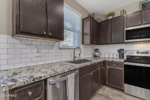 Kitchen - 4083 E Tyson St, Gilbert, AZ 85295 photo 4 of 6