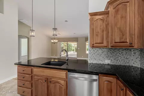 Kitchen - 11003 E Nopal Ave, Mesa, AZ 85209 photo 5 of 6