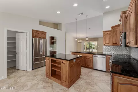 Kitchen - 11003 E Nopal Ave, Mesa, AZ 85209 photo 3 of 6