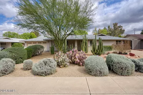 110 E Harmont Dr, Phoenix, AZ 85020