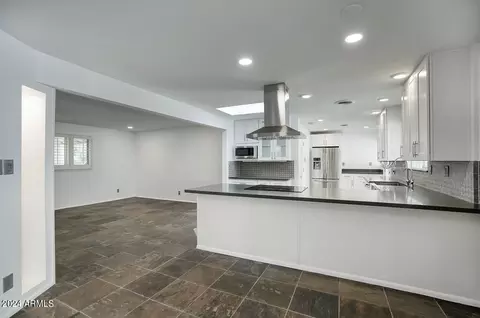 110 E Harmont Dr, Phoenix, AZ 85020 photo 5