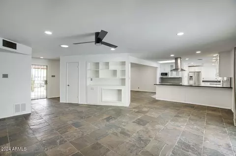 110 E Harmont Dr, Phoenix, AZ 85020 photo 7