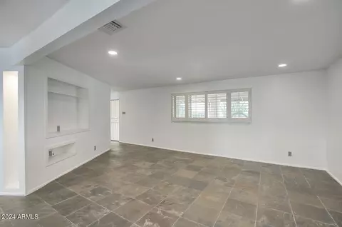 110 E Harmont Dr, Phoenix, AZ 85020 photo 9