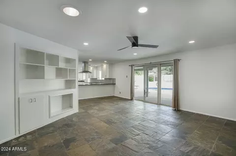 110 E Harmont Dr, Phoenix, AZ 85020 photo 8