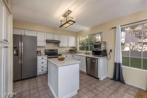 15649 S 43rd Pl, Phoenix, AZ 85048