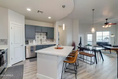 945 E Playa Del Norte Dr #4010, Tempe, AZ 85281