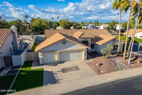 View/Area - 1502 W Devon Dr, Gilbert, AZ 85233 photo 2 of 8