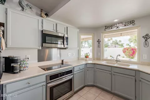 Kitchen - 1502 W Devon Dr, Gilbert, AZ 85233 photo 1 of 6