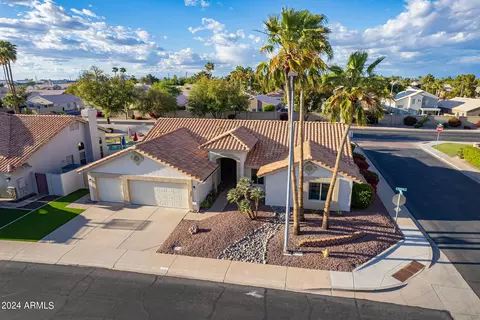 View/Area - 1502 W Devon Dr, Gilbert, AZ 85233 photo 3 of 8