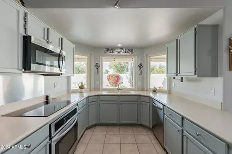 Kitchen - 1502 W Devon Dr, Gilbert, AZ 85233 photo 2 of 6
