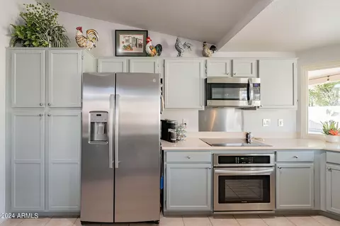 Kitchen - 1502 W Devon Dr, Gilbert, AZ 85233 photo 6 of 6