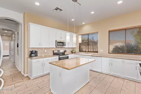 Kitchen - 10345 E Pantera Ave, Mesa, AZ 85212 photo 3 of 4