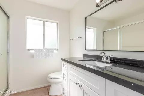 Bath - 4129 E Zia St, Phoenix, AZ 85044 photo 1 of 2
