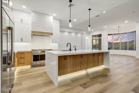 10700 E Caribbean Ln, Scottsdale, AZ 85255