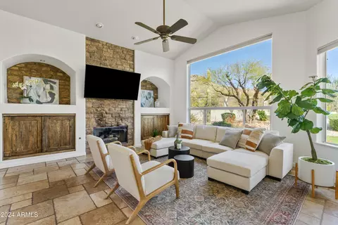 Living - 2112 E Granite View Dr, Phoenix, AZ 85048 photo 5 of 6
