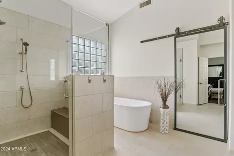 Bath - 2112 E Granite View Dr, Phoenix, AZ 85048 photo 1 of 7