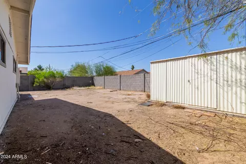 Exterior - 300 W 18th Ave, Apache Junction, AZ 85120 photo 7 of 9