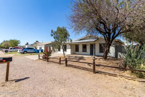 Exterior - 300 W 18th Ave, Apache Junction, AZ 85120 photo 2 of 9