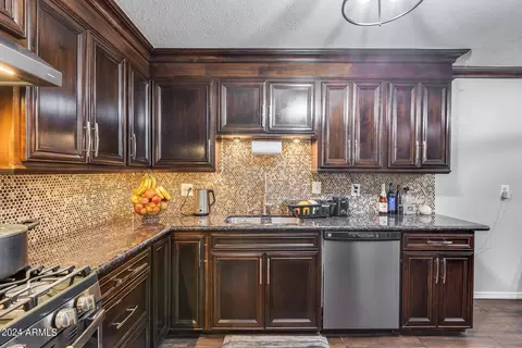 Kitchen - 9145 E Vine Ave, Mesa, AZ 85208 photo 4 of 6