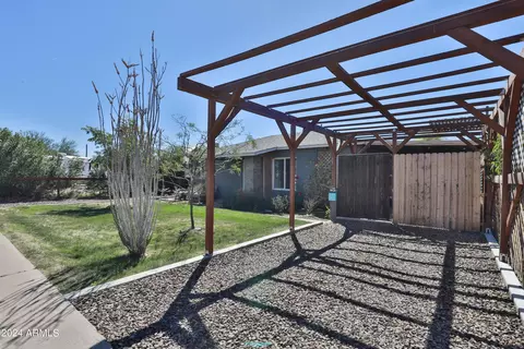 Exterior - 11 E Vogel Ave, Phoenix, AZ 85020 photo 6 of 13