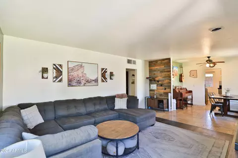 Living - 11 E Vogel Ave, Phoenix, AZ 85020 photo 2 of 2