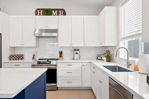 Kitchen - 2709 E Caldwell St, Phoenix, AZ 85042 photo 1 of 4
