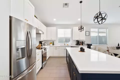 Kitchen - 2709 E Caldwell St, Phoenix, AZ 85042 photo 2 of 4