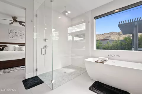 Bath - 2709 E Caldwell St, Phoenix, AZ 85042 photo 6 of 7