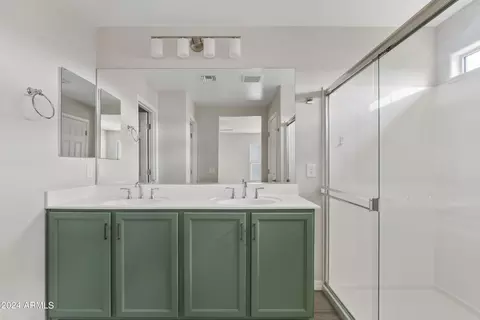 Bath - 8325 E Irwin Ave, Mesa, AZ 85209 photo 3 of 4