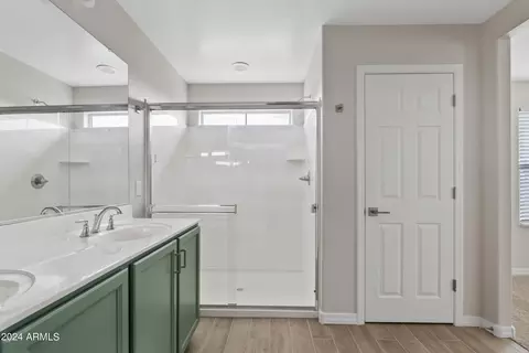 Bath - 8325 E Irwin Ave, Mesa, AZ 85209 photo 2 of 4