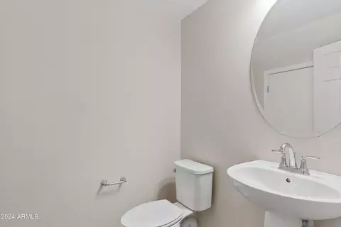 Bath - 8325 E Irwin Ave, Mesa, AZ 85209 photo 1 of 4