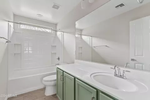 Bath - 8325 E Irwin Ave, Mesa, AZ 85209 photo 4 of 4