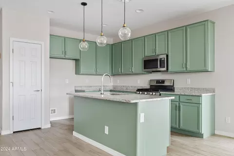 Kitchen - 8325 E Irwin Ave, Mesa, AZ 85209 photo 4 of 4
