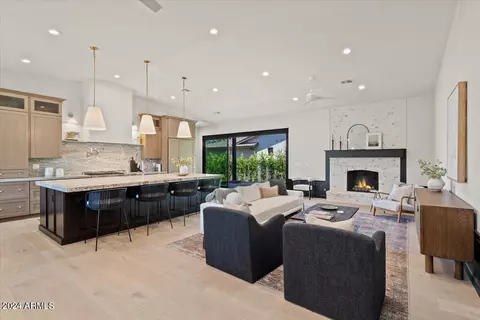 4501 E Cheery Lynn Rd, Phoenix, AZ 85018 photo 4