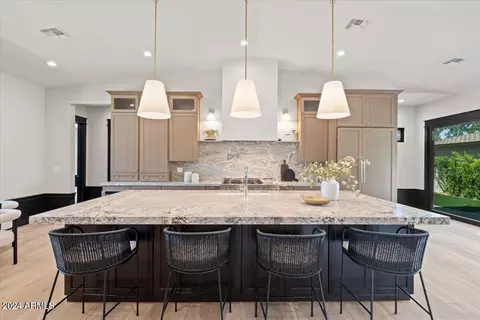 4501 E Cheery Lynn Rd, Phoenix, AZ 85018 photo 6