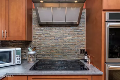 Kitchen - 8608 S 23rd Pl, Phoenix, AZ 85042 photo 7 of 9
