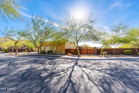 Exterior - 8608 S 23rd Pl, Phoenix, AZ 85042 photo 3 of 47