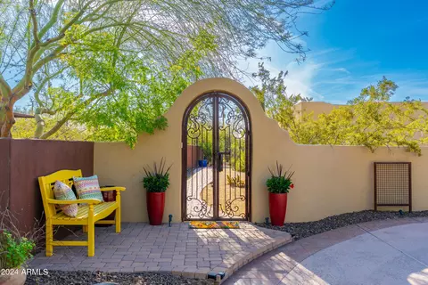 Exterior - 8608 S 23rd Pl, Phoenix, AZ 85042 photo 5 of 47