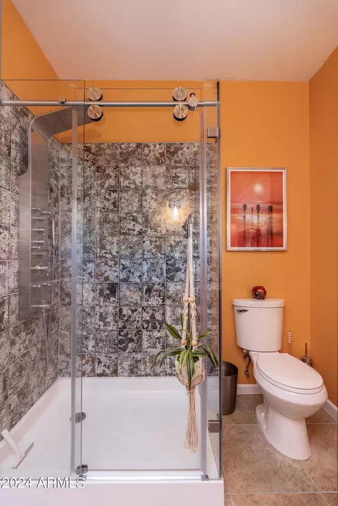 Bath - 8608 S 23rd Pl, Phoenix, AZ 85042 photo 4 of 5