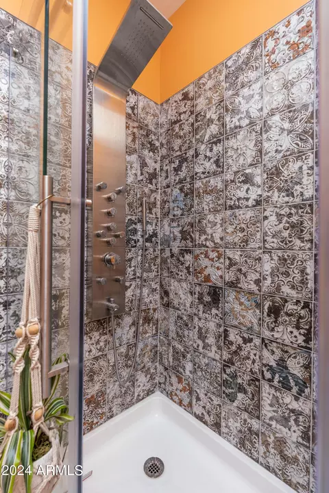 Bath - 8608 S 23rd Pl, Phoenix, AZ 85042 photo 5 of 5