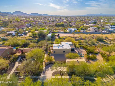 View/Area - 8608 S 23rd Pl, Phoenix, AZ 85042 photo 4 of 20