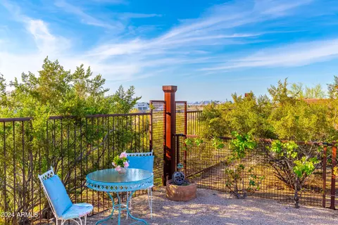 Exterior - 8608 S 23rd Pl, Phoenix, AZ 85042 photo 18 of 47