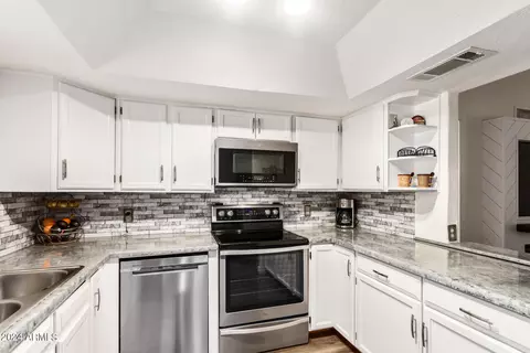 328 E Harwell Rd, Gilbert, AZ 85234 photo 15